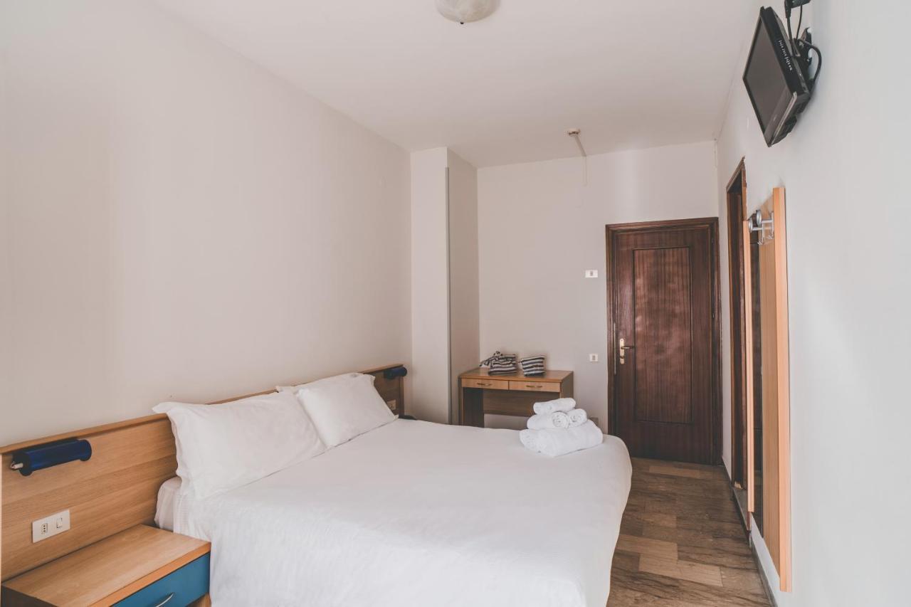 Hotel Bacco Rooms And Breakfast Pietra Ligure Zewnętrze zdjęcie