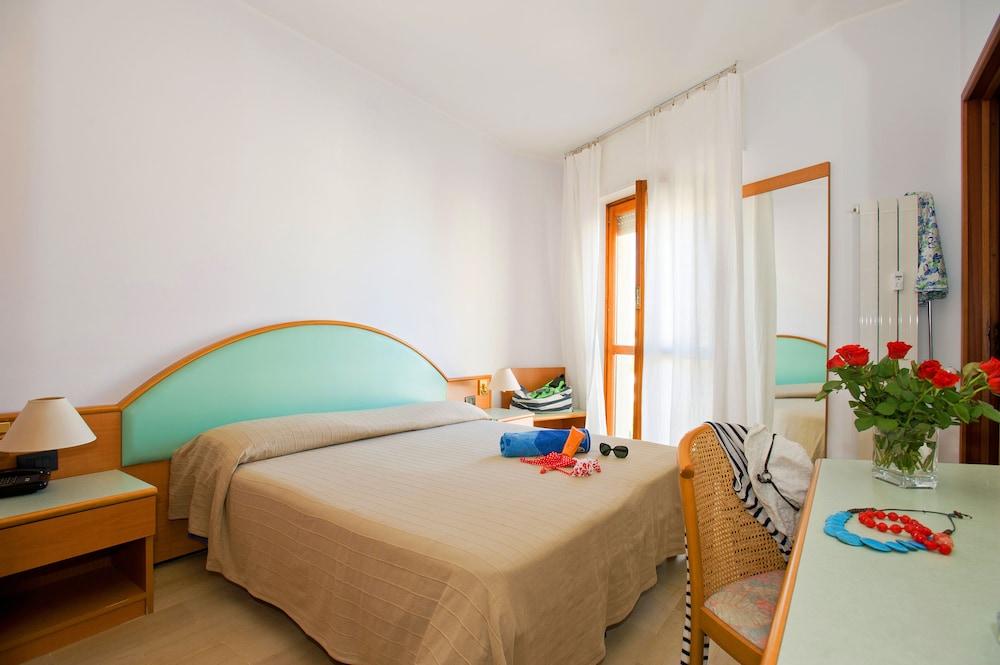 Hotel Bacco Rooms And Breakfast Pietra Ligure Zewnętrze zdjęcie