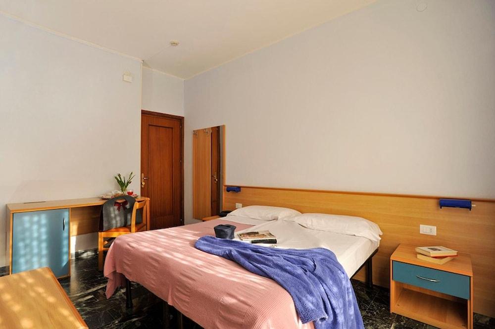 Hotel Bacco Rooms And Breakfast Pietra Ligure Zewnętrze zdjęcie