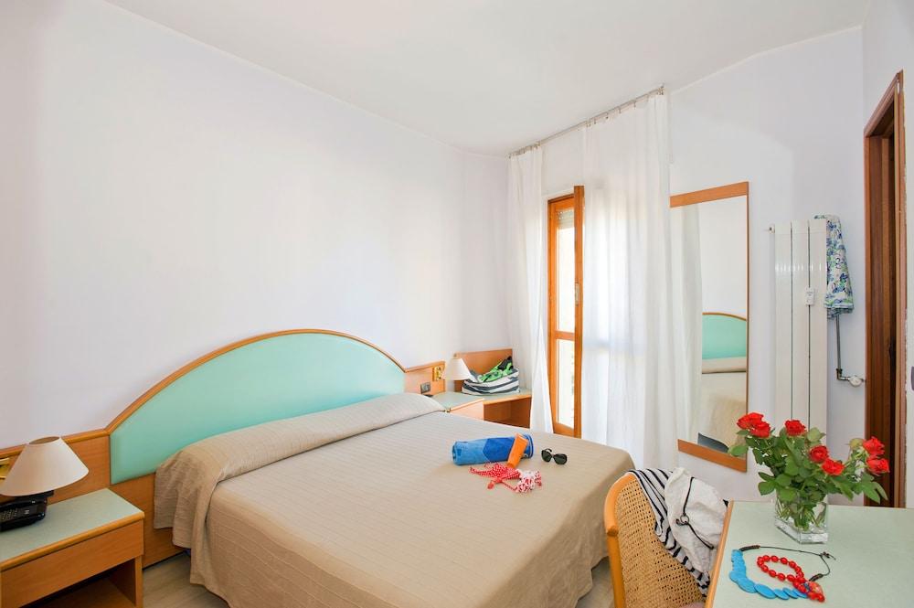 Hotel Bacco Rooms And Breakfast Pietra Ligure Zewnętrze zdjęcie