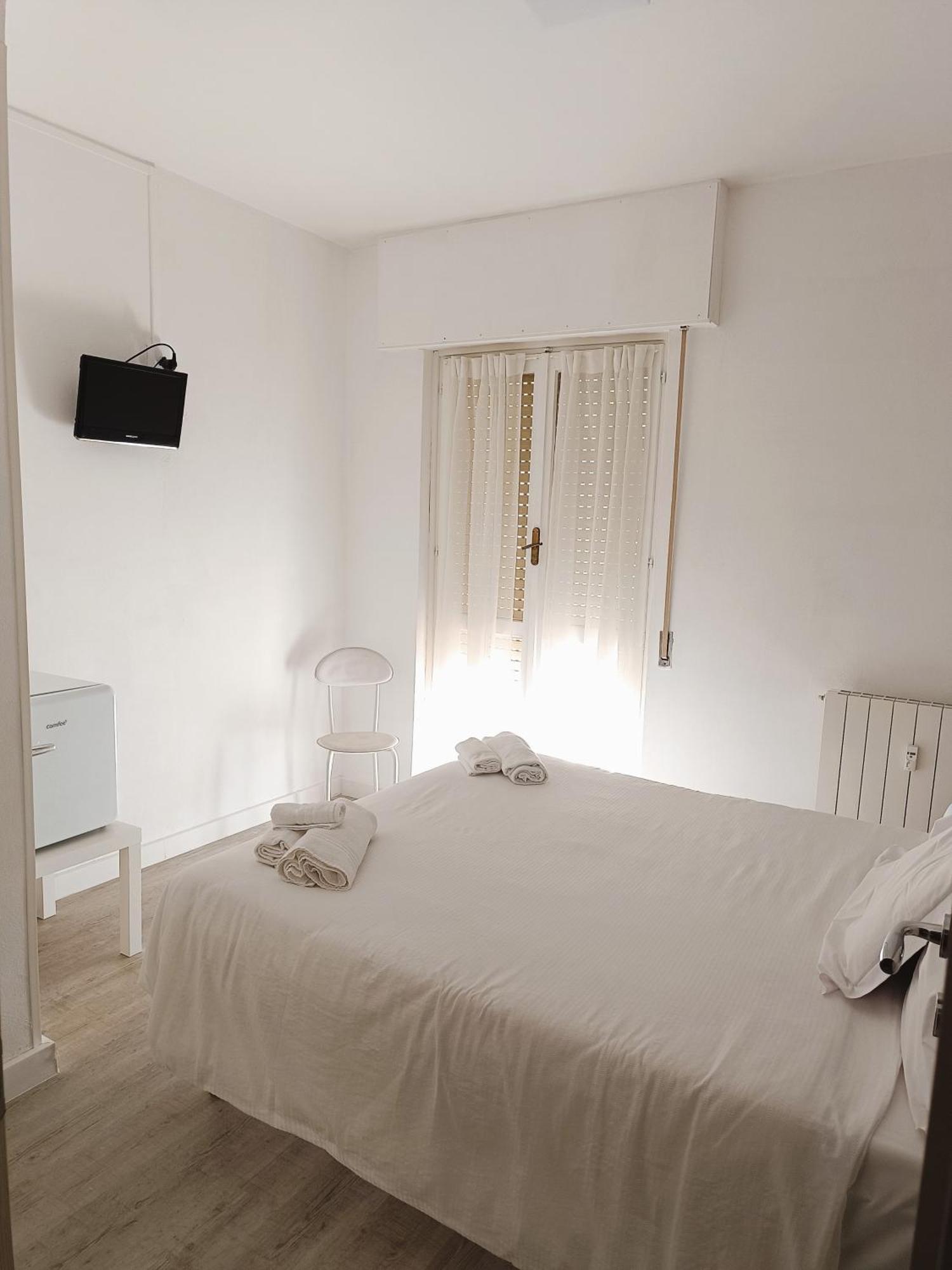 Hotel Bacco Rooms And Breakfast Pietra Ligure Zewnętrze zdjęcie